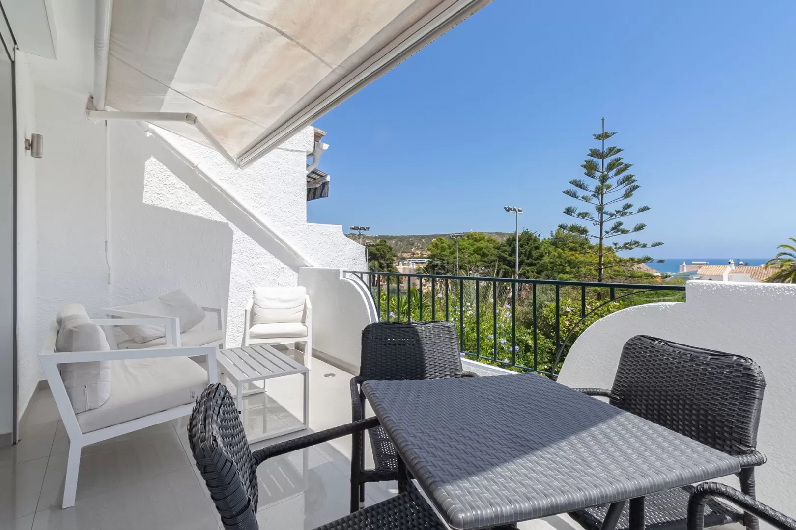 Moradia Renovada, 2 Quartos, Luz