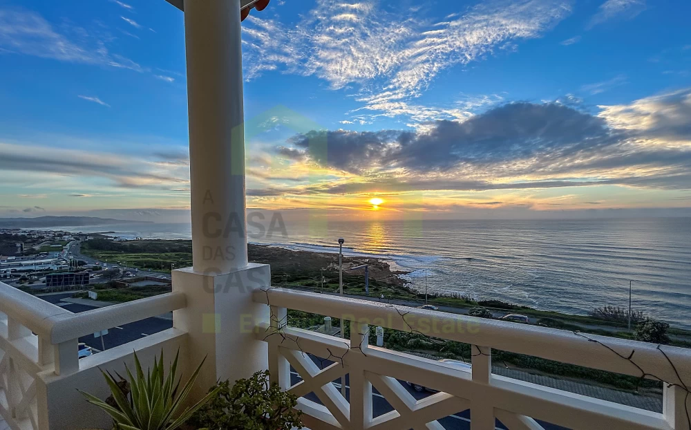 T3 duplex em primeira linha de mar