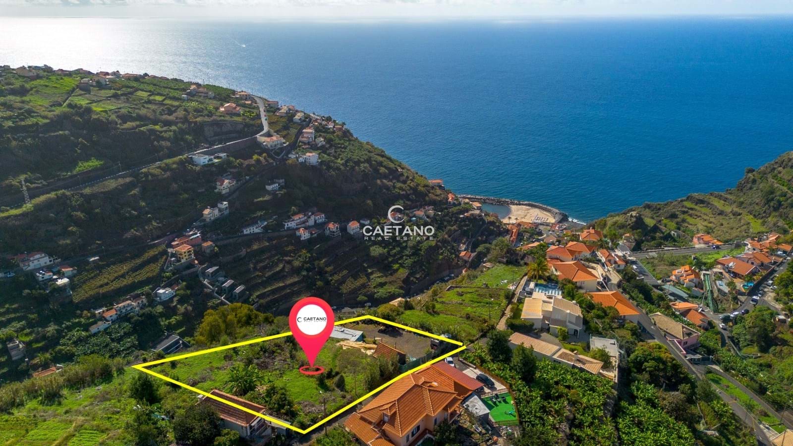 Espetacular terreno com 1841m2 na Calheta 