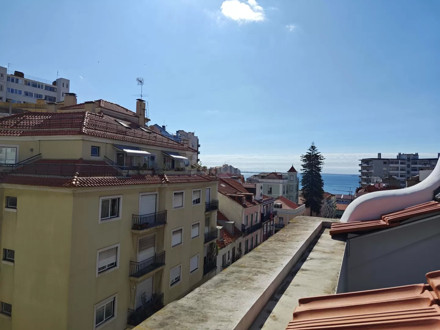 Apartamento com terraço perto do Metro