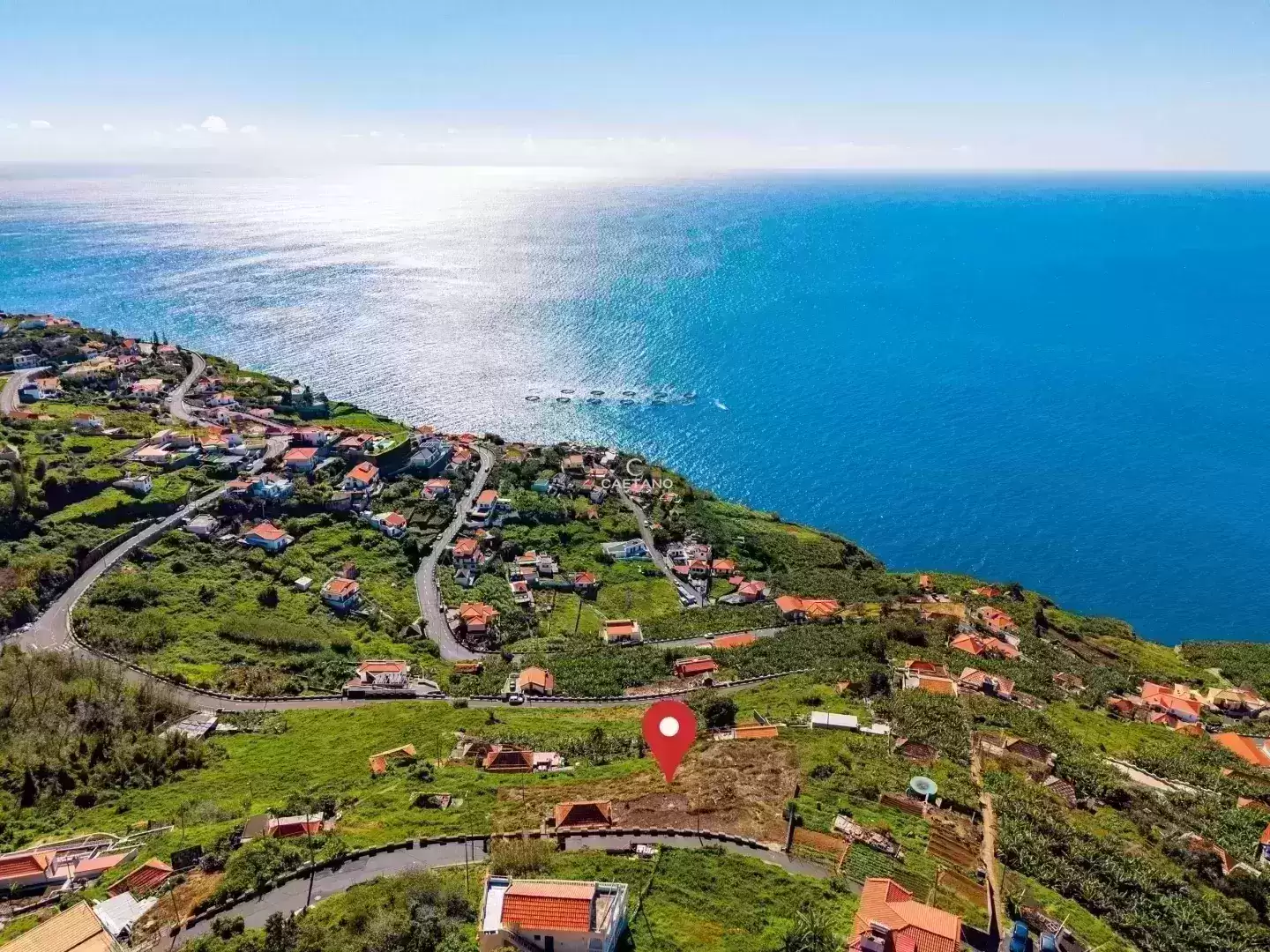 Terreno com moradia em pedra para reconstrução -  Ribeira Brava 