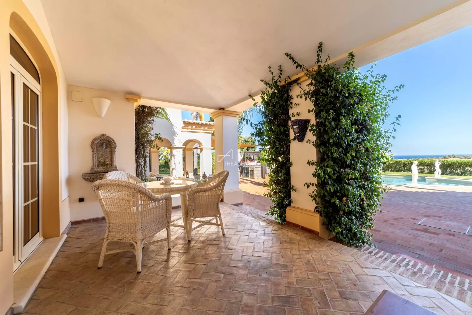 Casa Estilo Mansão com Vista Maravilhosa para o Mar