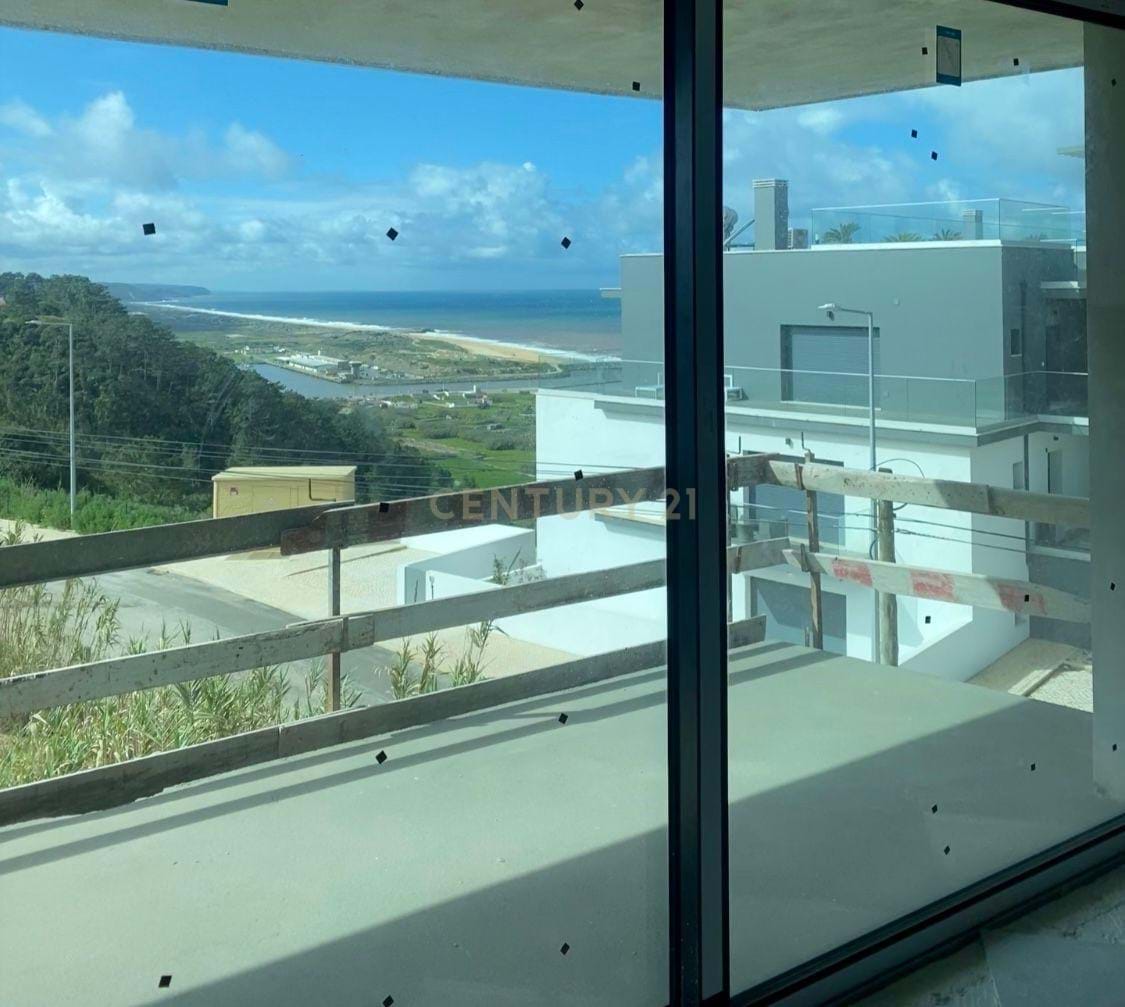 Apartamento T2 em, Nazaré com piscina num condomínio fechado em construção