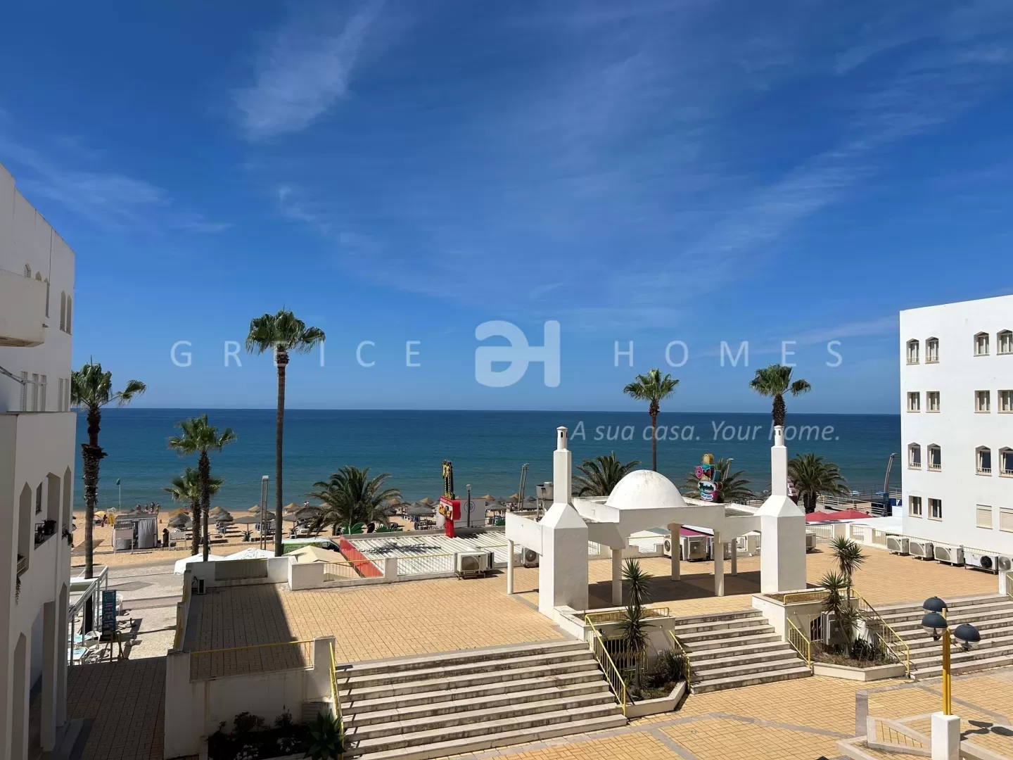 VENDE APARTAMENTO T2 RENOVADO COM VISTA MAR-PRIMEIRA LINHA DA PRAIA DE QUARTEIRA