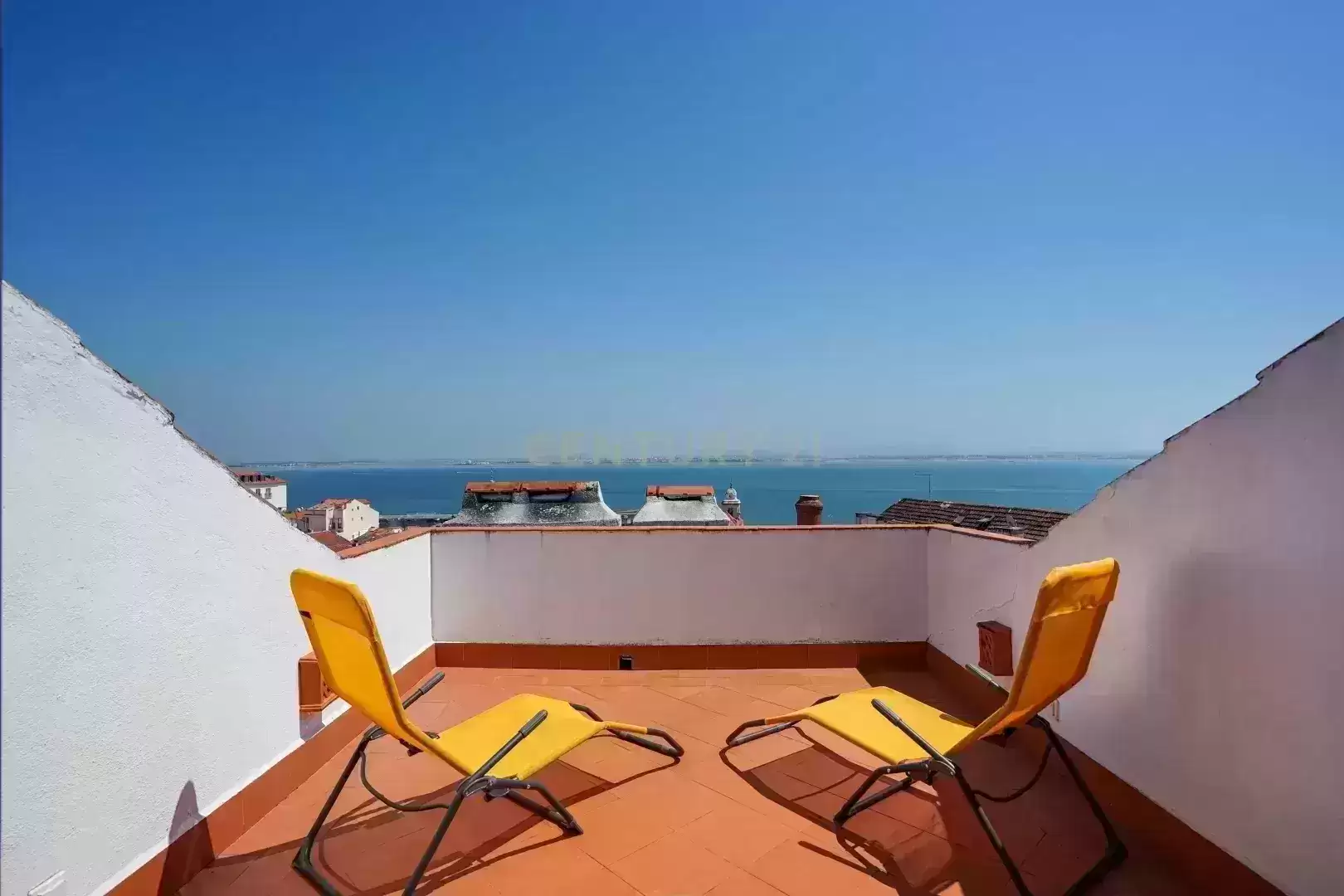 Apartamento T2 em Lisboa com 148m2, Terraço com Vista Rio.