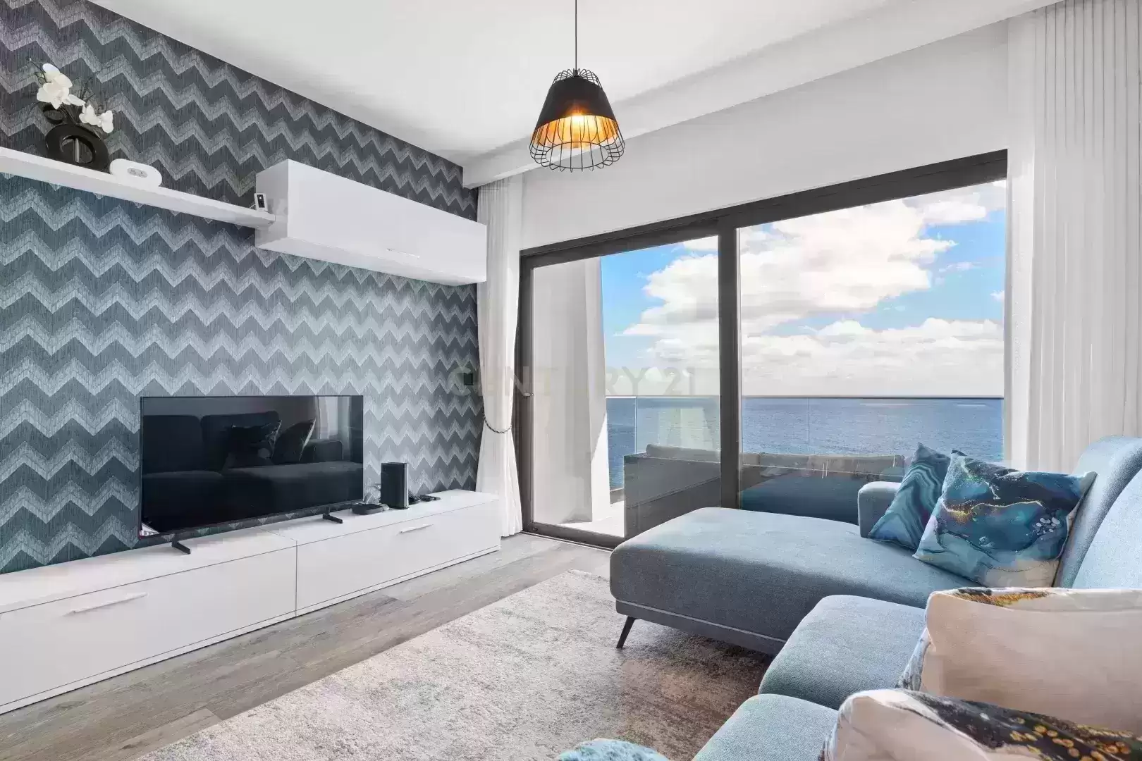 Apartamento T3+1 Exclusivo à Beira-Mar no Prestigiado Porto Novo ? Madeira