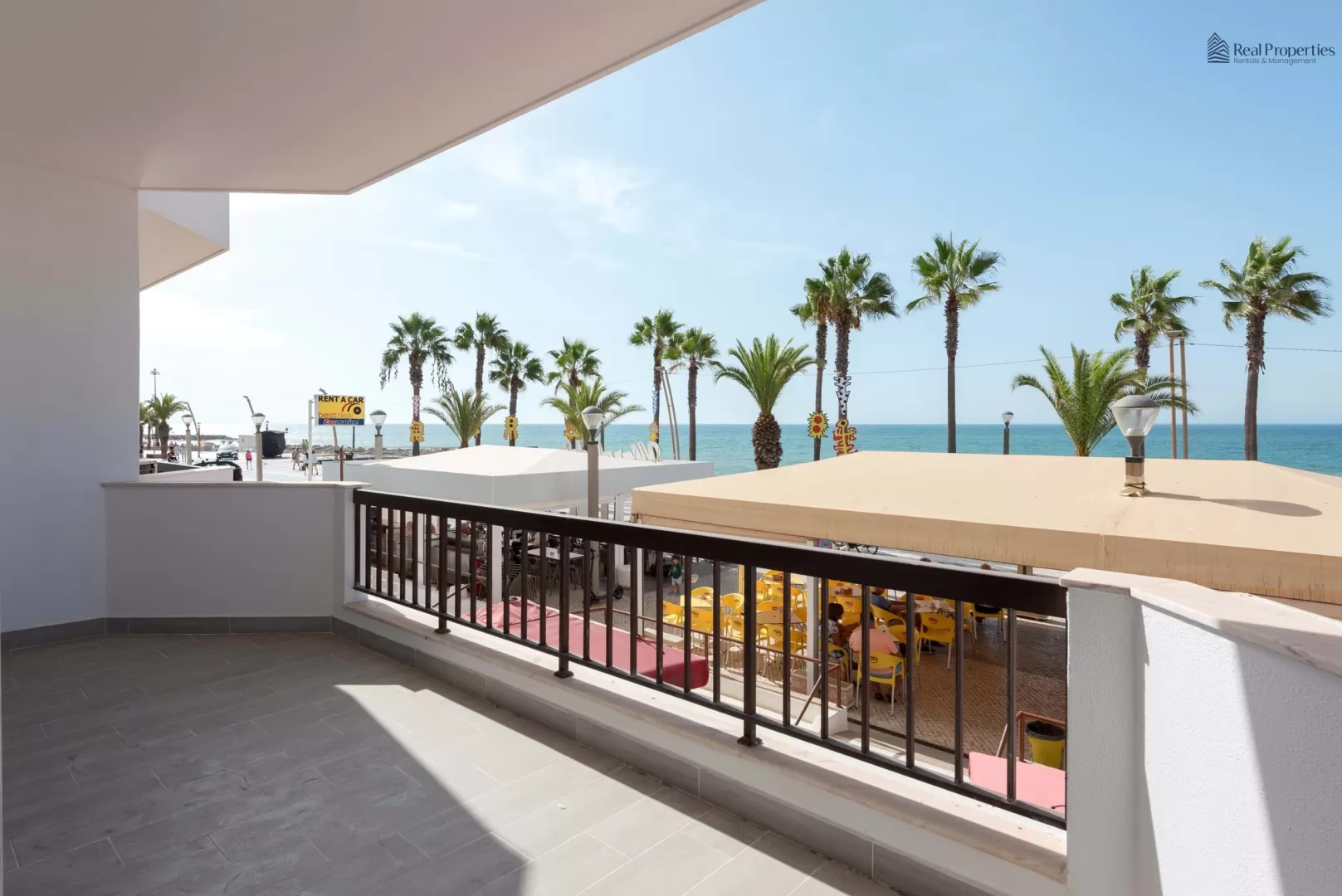 Apartamento T2+1 Renovado na Primeira Linha da Praia de Quarteira ? Vista Mar Deslumbrante
