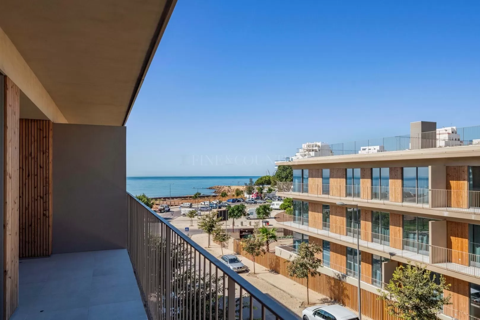 Quarteira, Forte Novo ? novo apartamento no último piso, com 2 quartos  e com vista mar