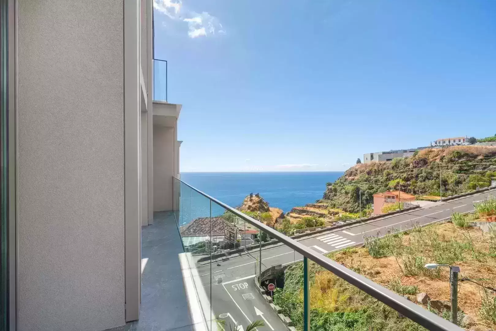 Viva o Paraíso na Calheta - Apartamento T1 com Piscina Infinita e Vista Mar 