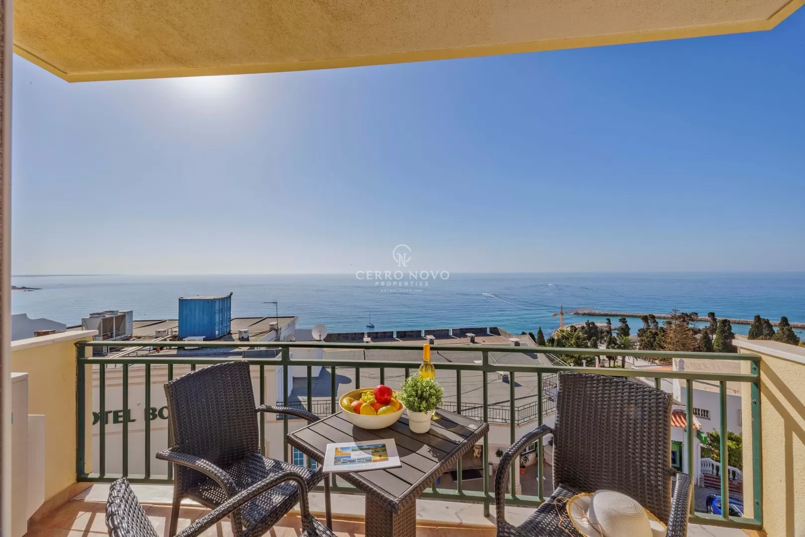 Excelente apartamento no último andar com vistas incríveis para o mar