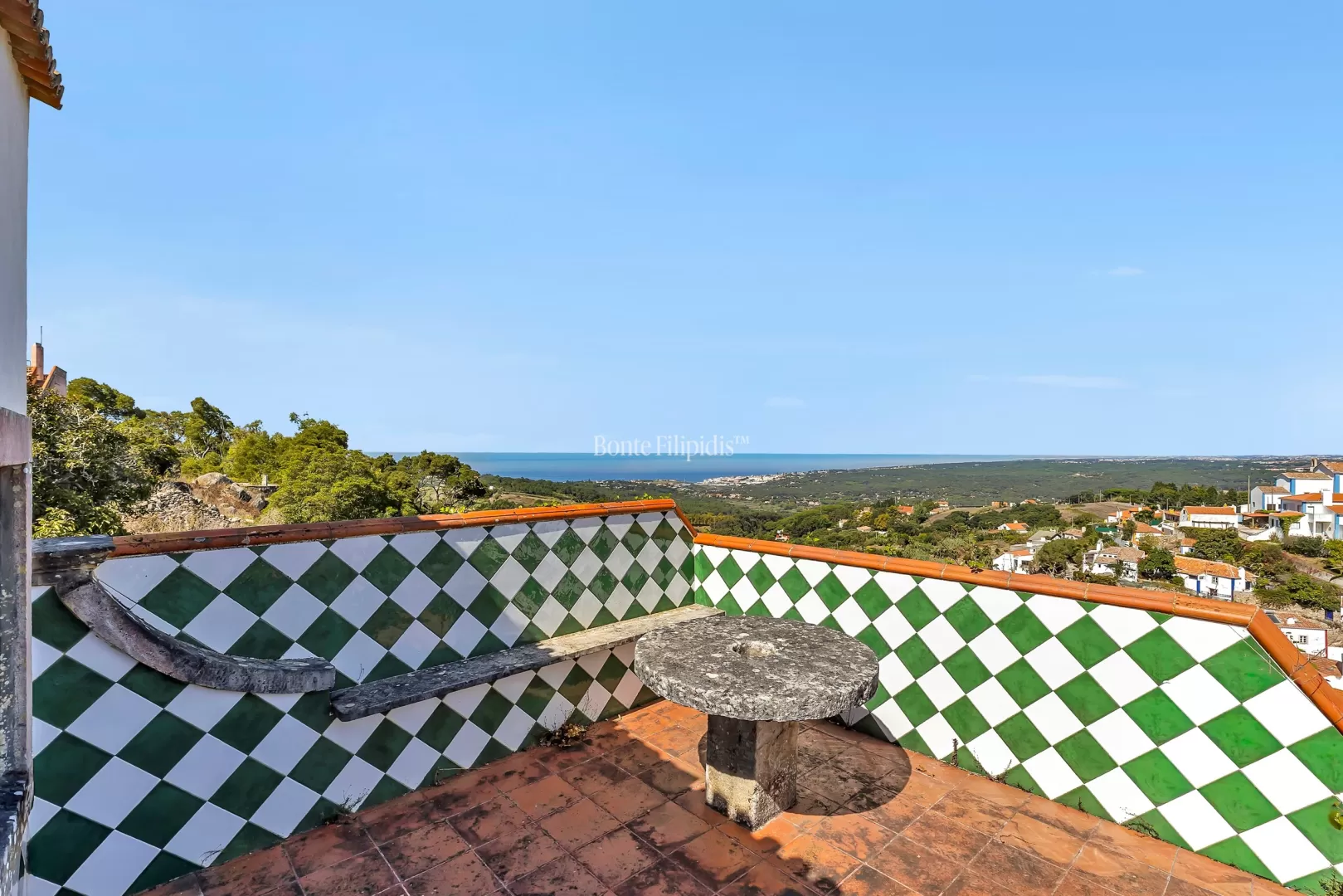 Moradia T3 com Vista Mar e Serra  Penedo, Sintra