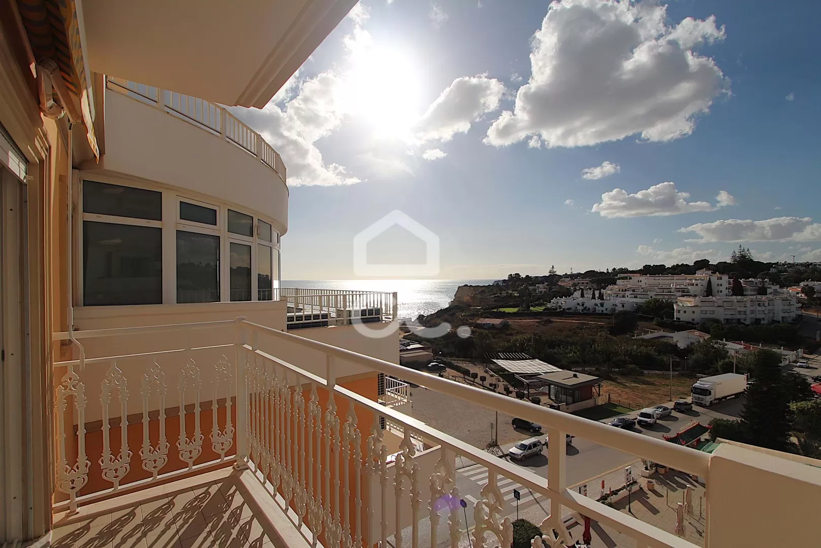 Apartamento T1 (T0+1) com VISTA MAR na primeira Linha de Praia em Armação de Pêra