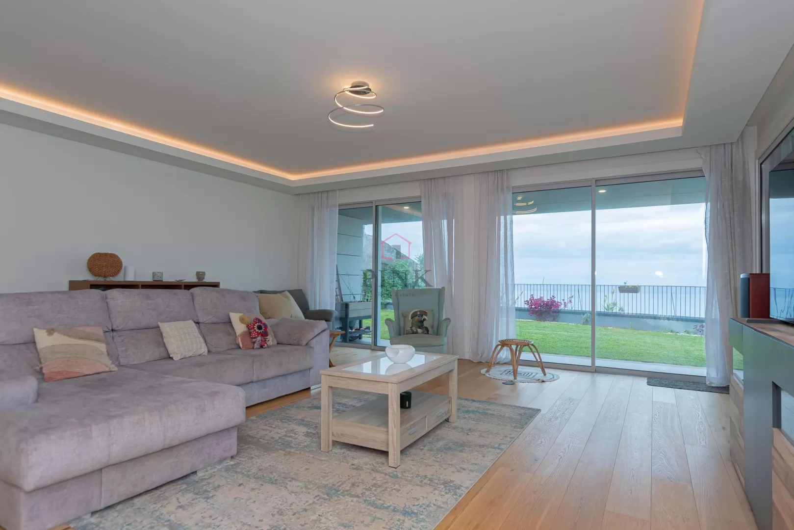 Apartamento Duplex T4 na Estrada Monumental