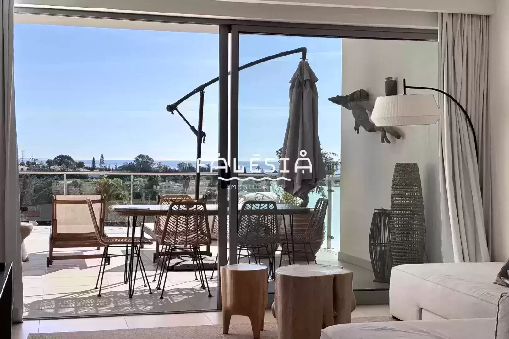 A CERCA DE 500 METROS DA PRAIA DO CASTELO
