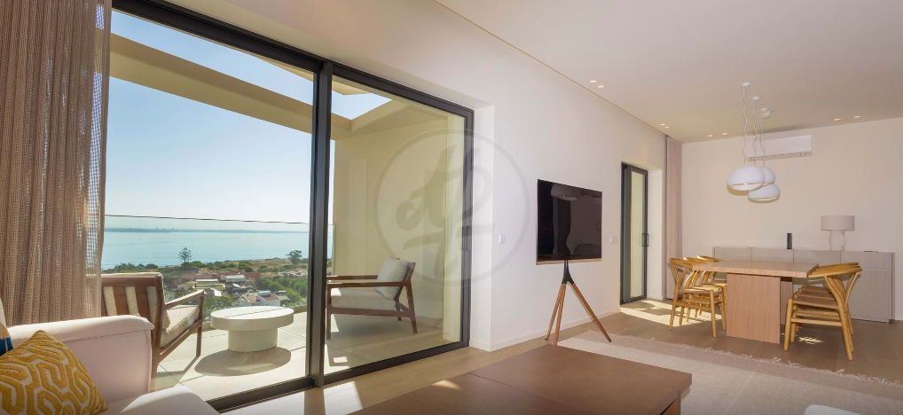 Vista de Cinema sobre o Oceano e Lagos ? O Apartamento que o Mundo Vai Querer Ver! Apartamento À Venda | Ponta da Piedade · Lagos · Algarve · Portugal