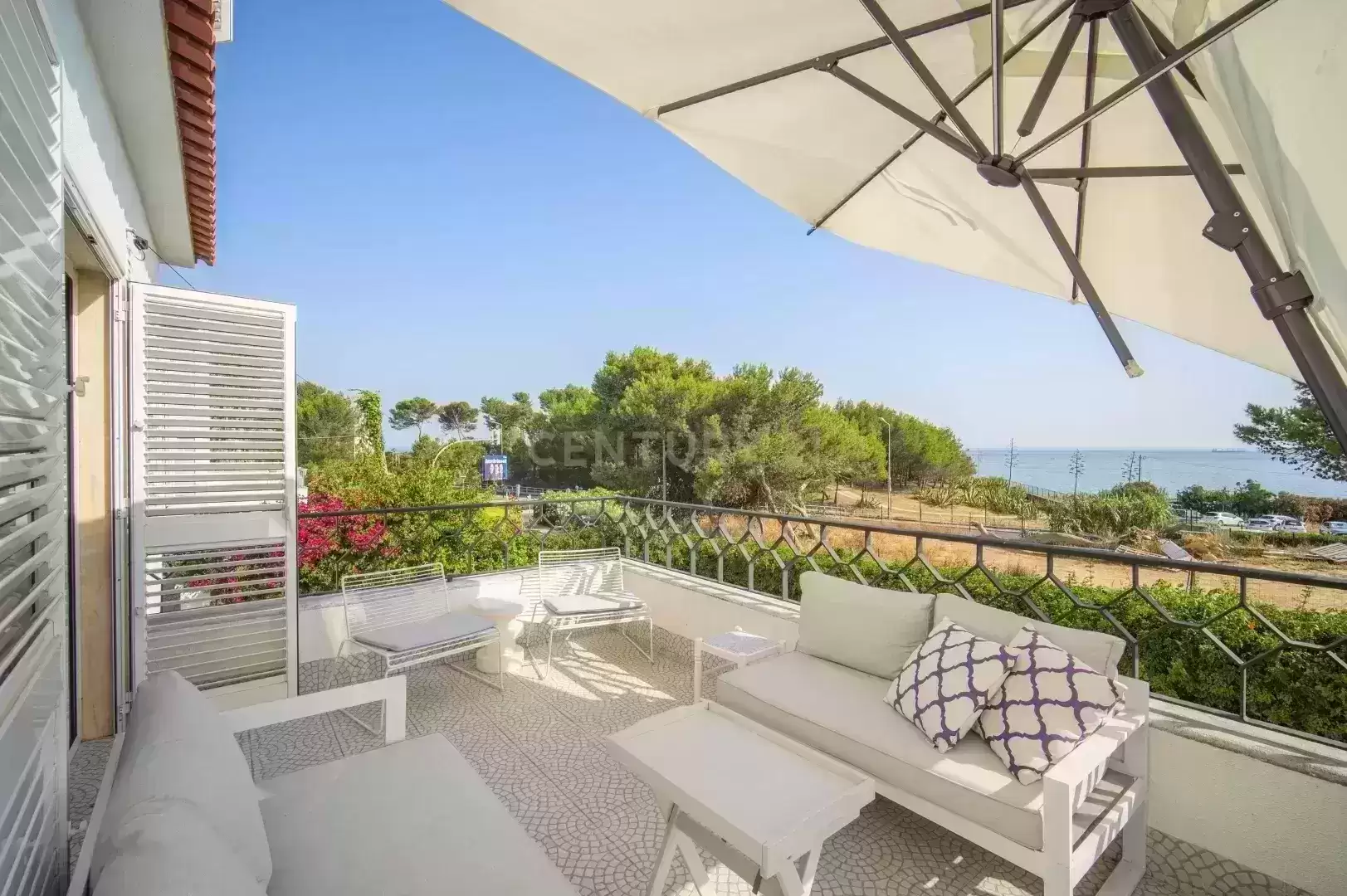 Apartamento T5 à beira-mar em Cascais