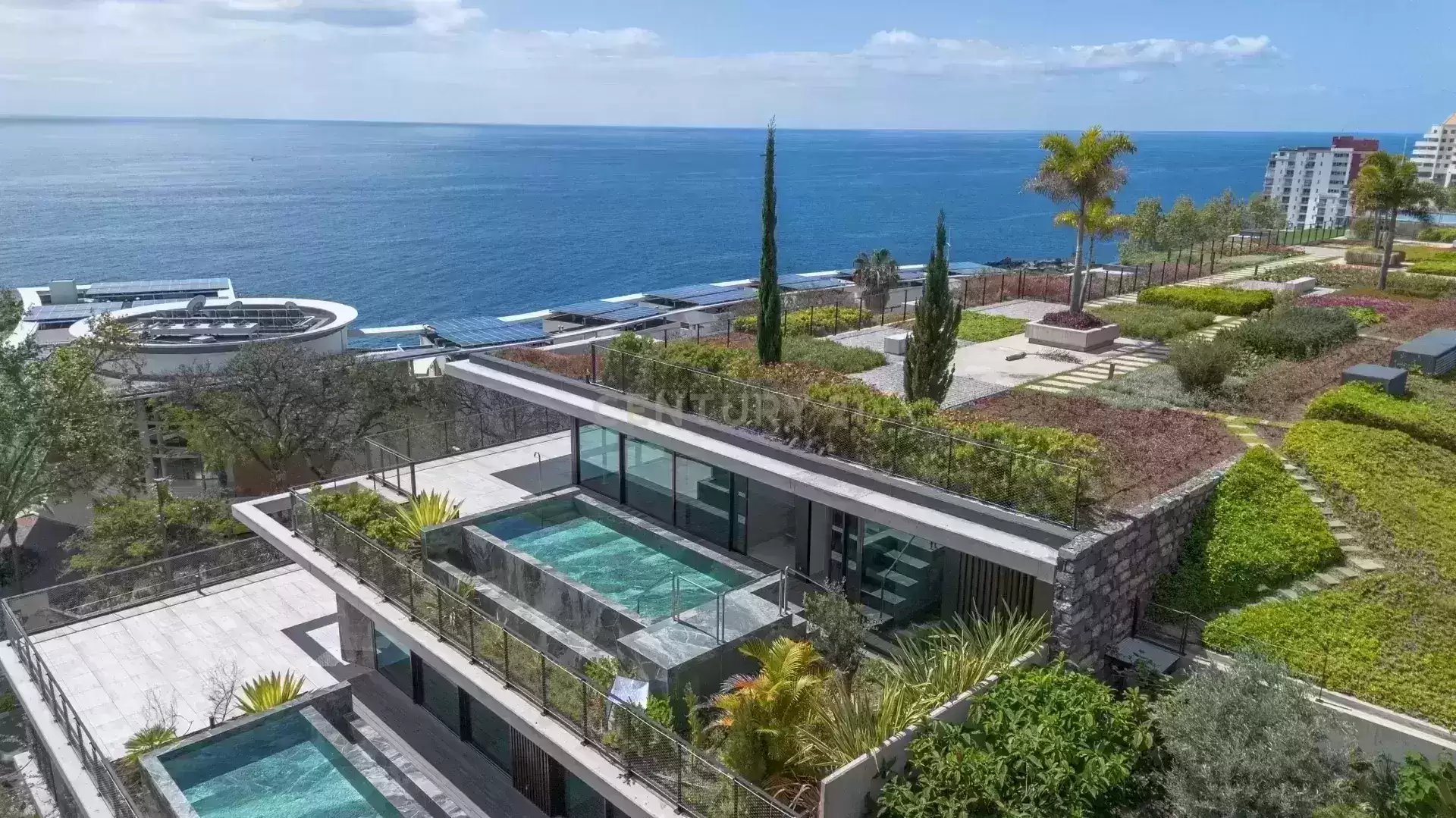 T2 - Savoy Residence Monumentalis 