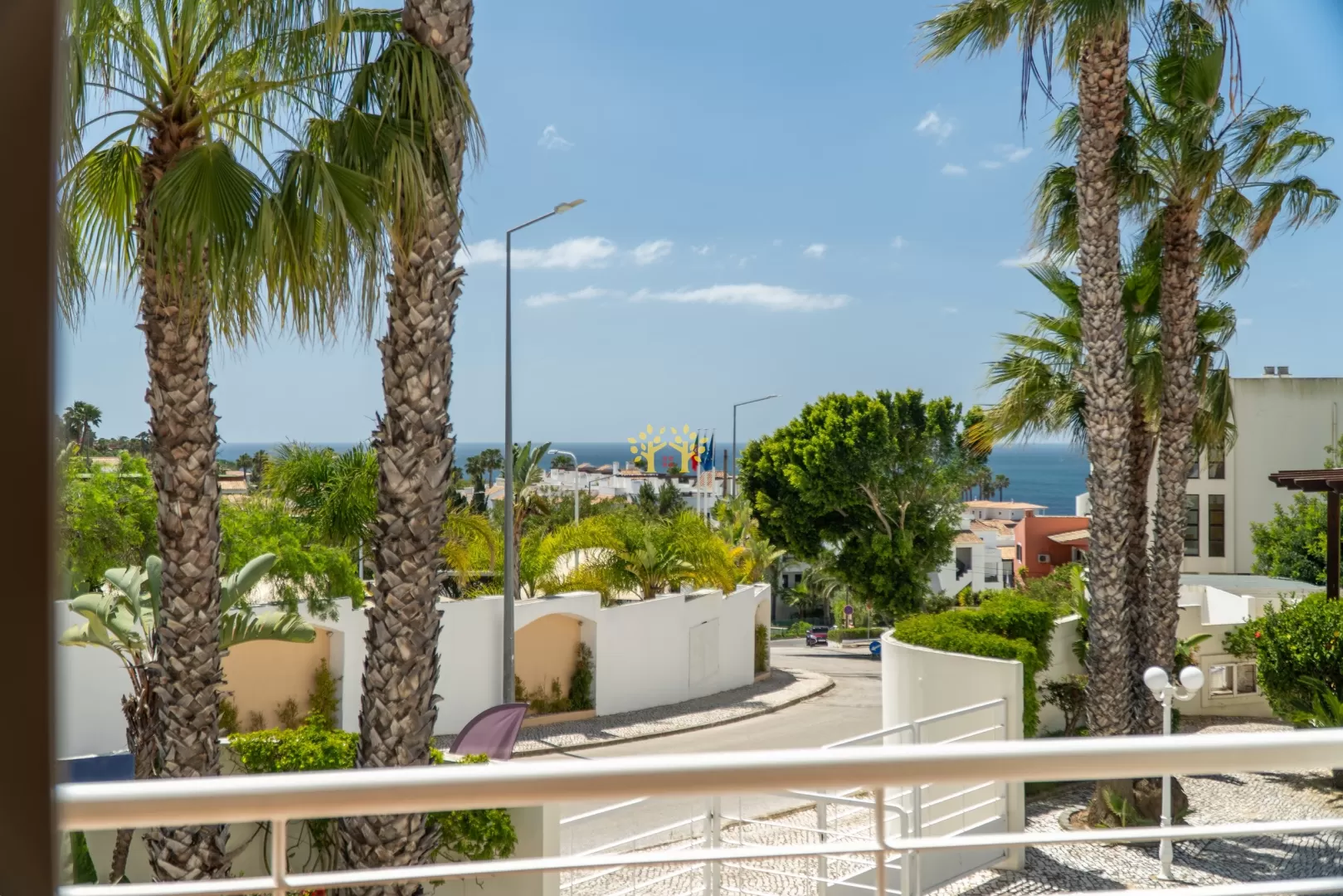 Apartamento T1 com Vista Mar, Piscina e Ginásio em Lagos | Porto de Mós pronto a rentabilizar